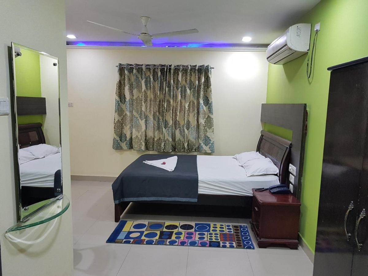 Hotel In Nova Hyderabad Exterior photo